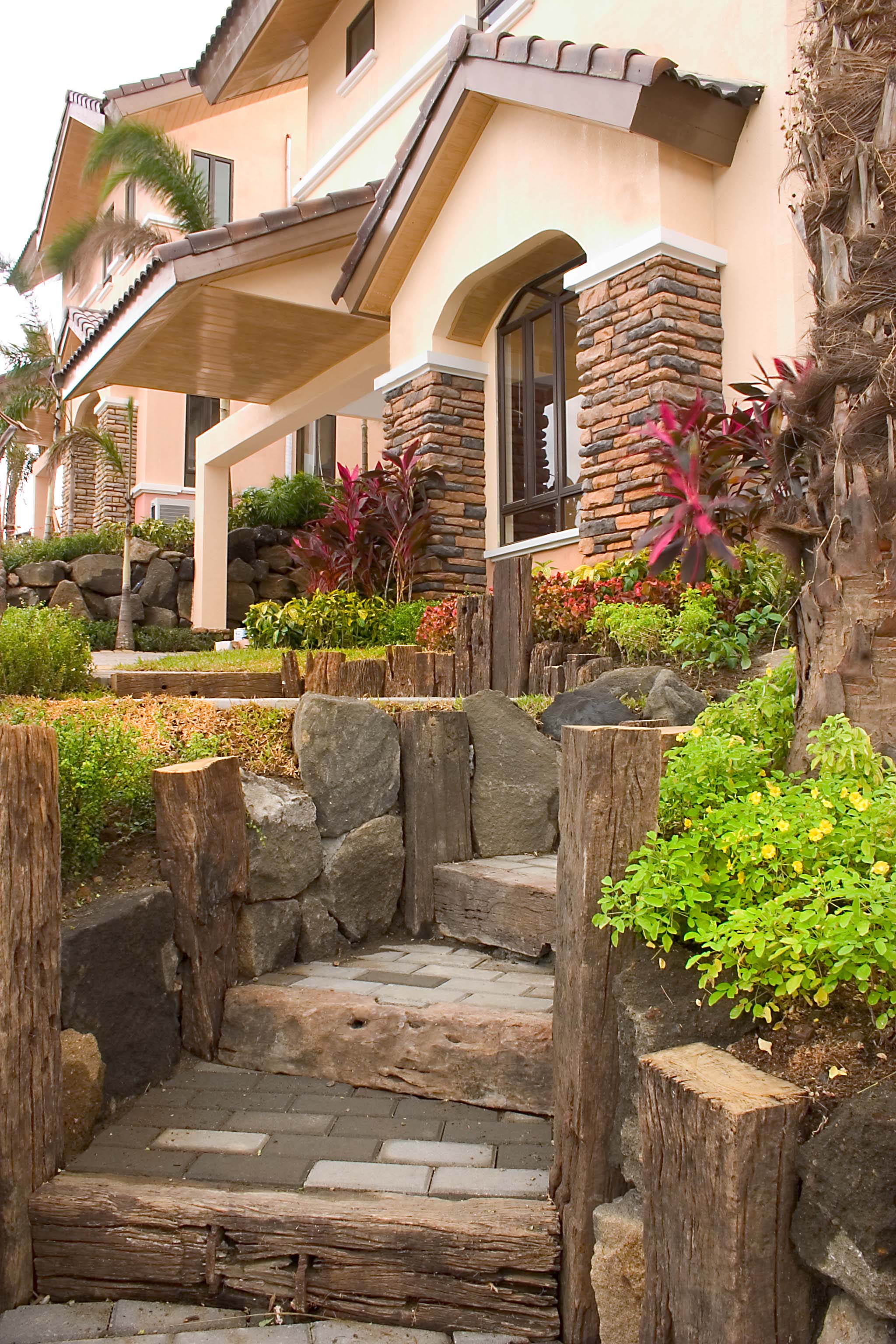 fremont_facade_landscaping.jpg